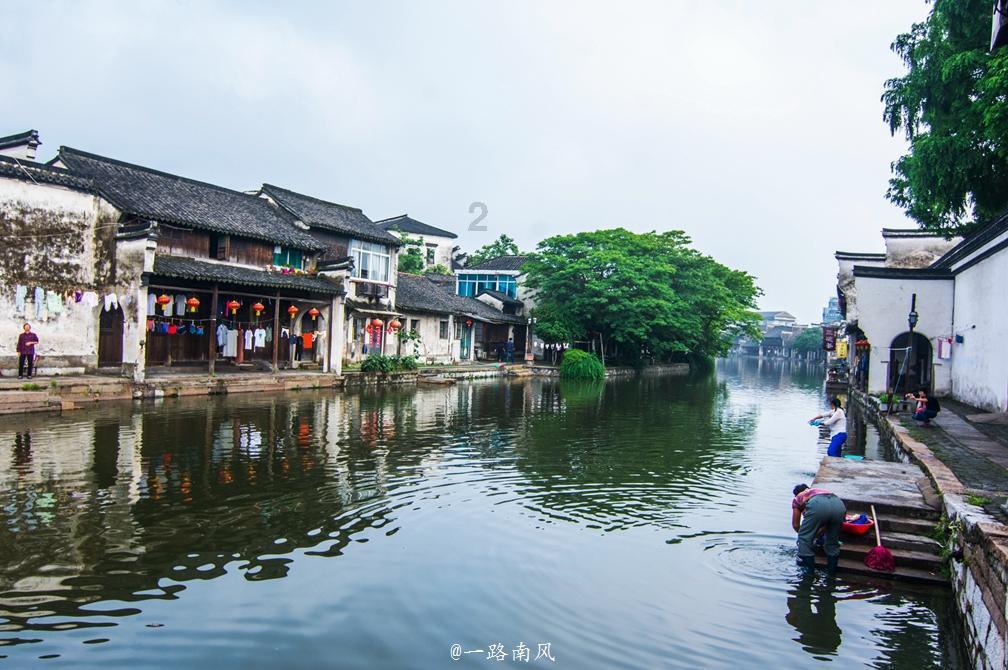 救援男孩与狗